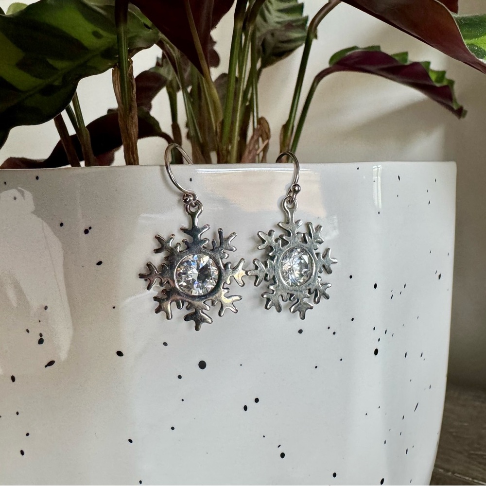Elegant Silver Snowflake Earrings